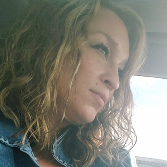 Meet your Posher, Kerri - Picture 1 of 1